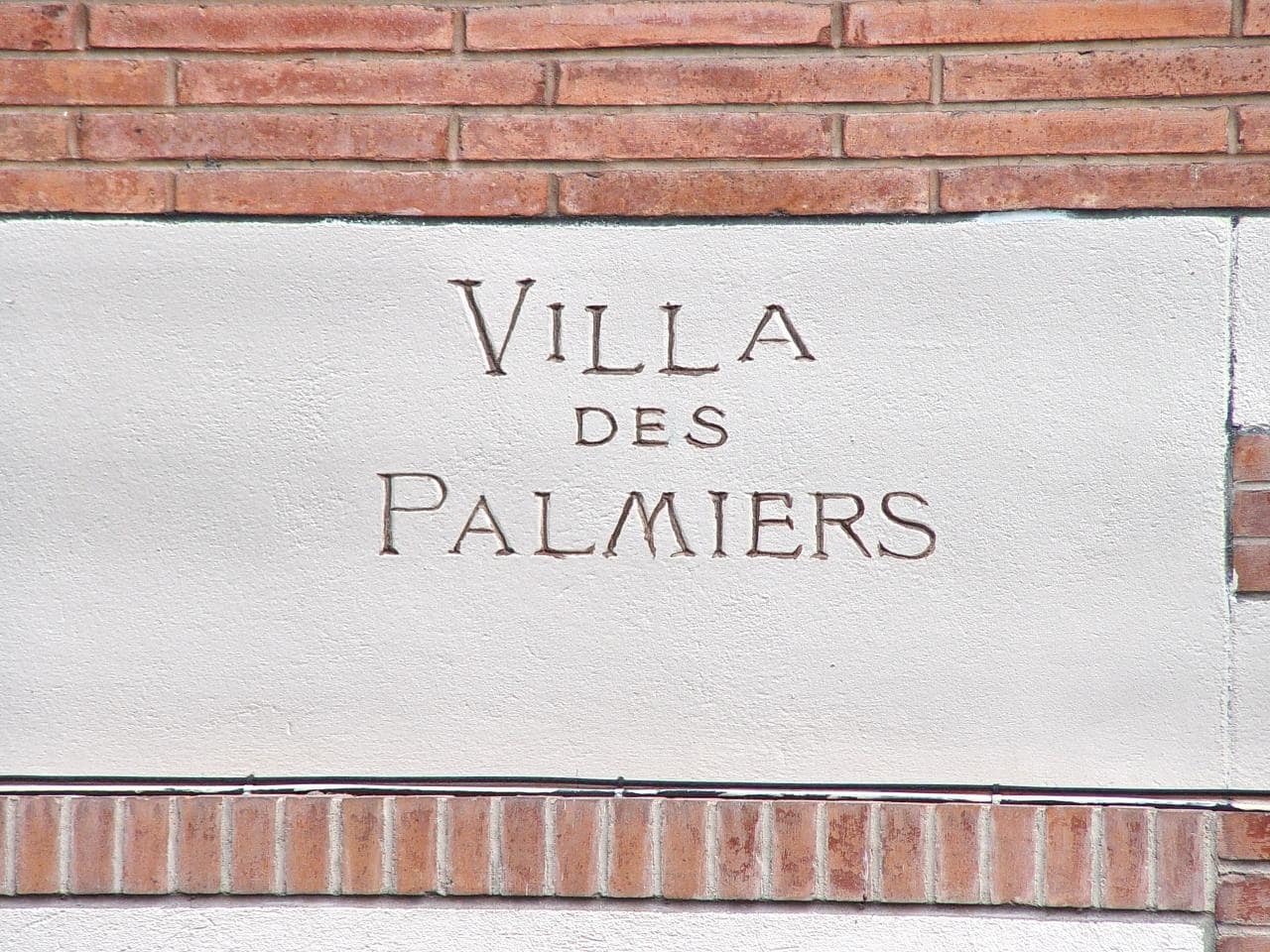 Au détour d'une rue vers le pont des demoiselles.